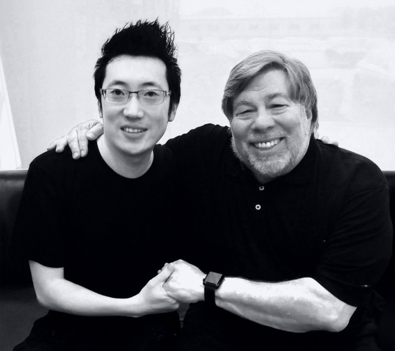 苹果两大创始人之一沃兹尼亚克和加利弗CEO刘亮单独深度会谈《全球设计+品牌营销》等